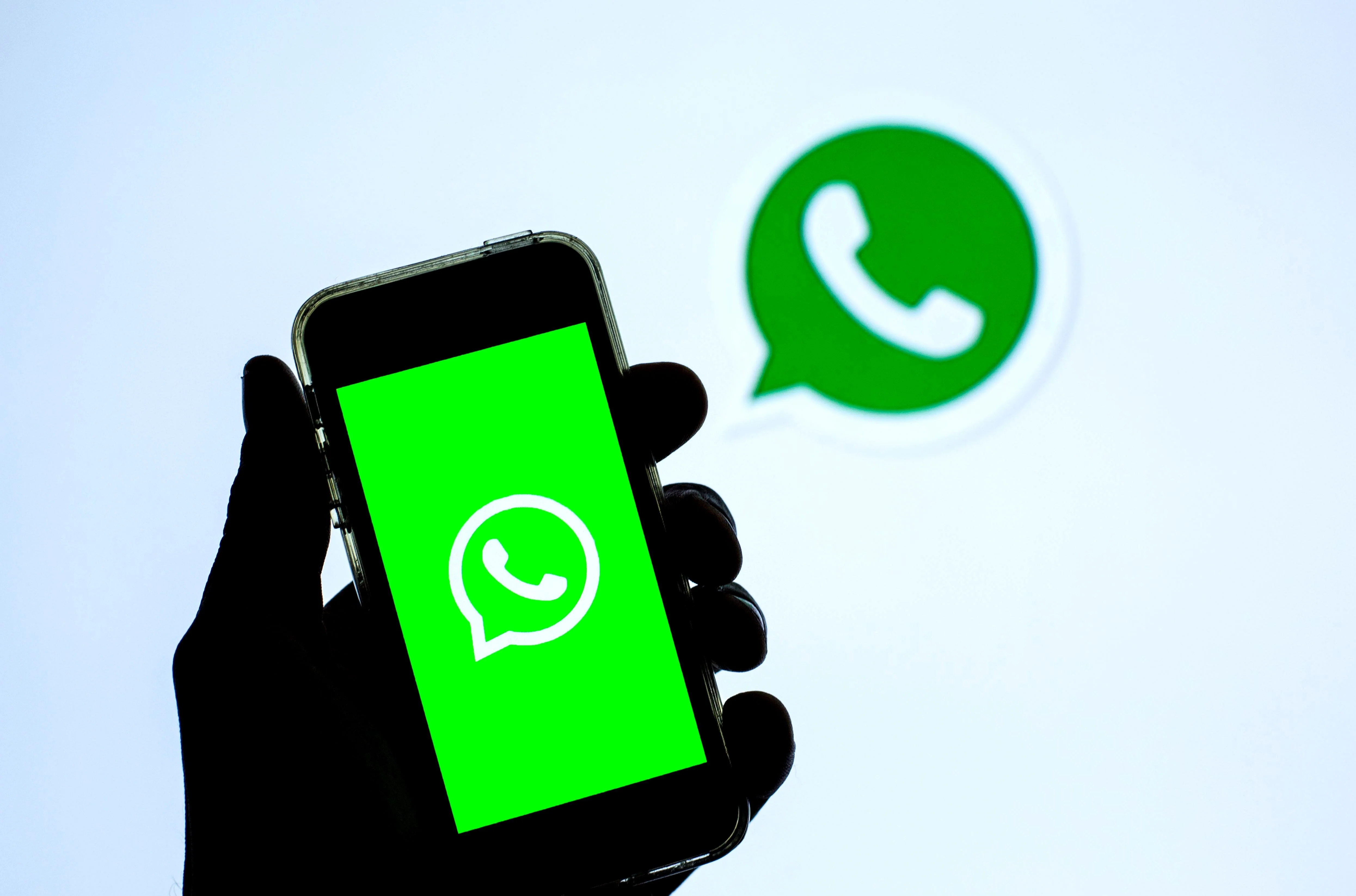 Telefon WhatsApp açılış ekranı