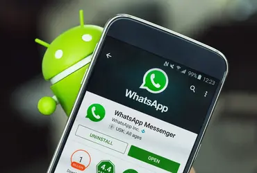 Google Play'de listelenen WhatsApp uygulamasının ana sayfası